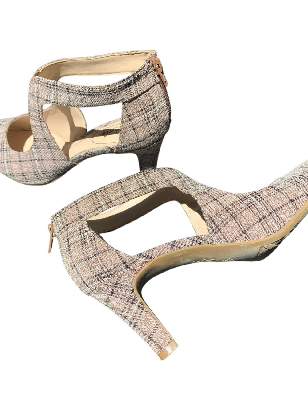 Life Stride Plaid Cutout Heel Pumps in Beige and Black 9.5W